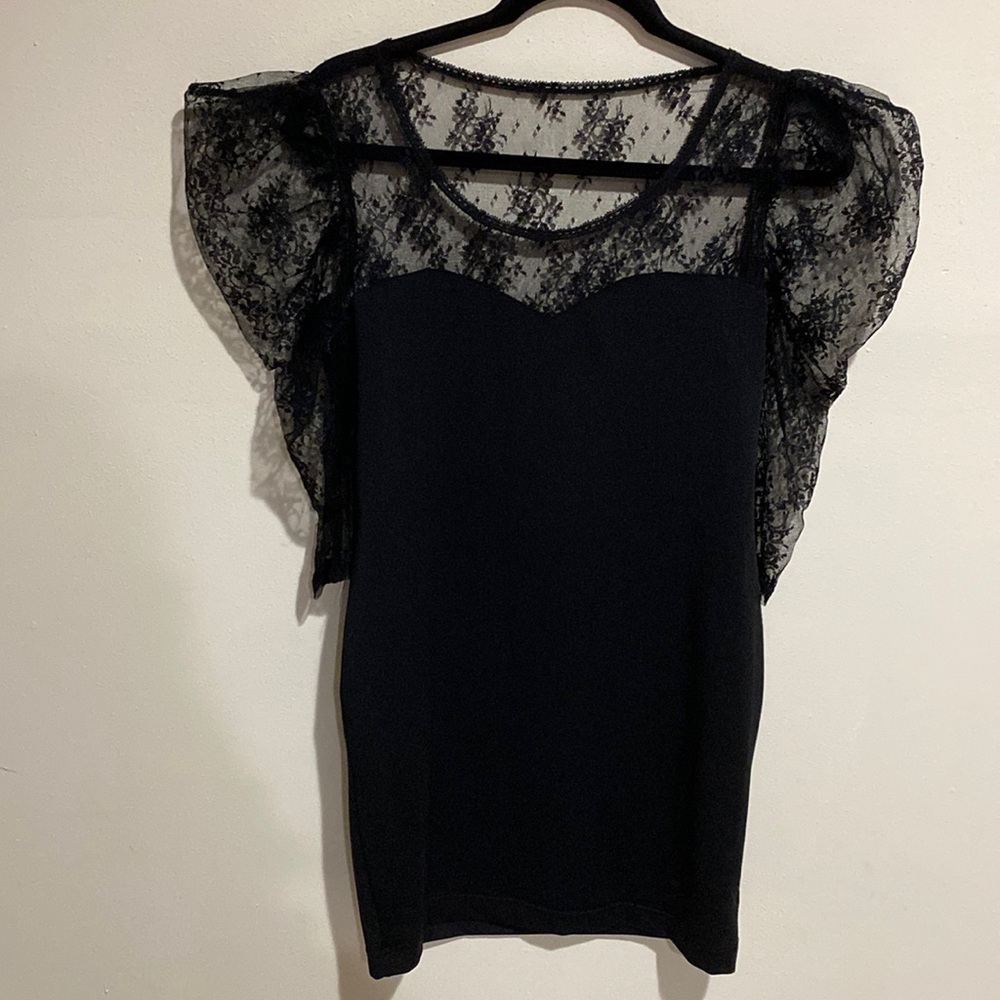 FOREVER 21 BODY-CON BLACK DRESS WITH PUFFY LACE SLEEVES